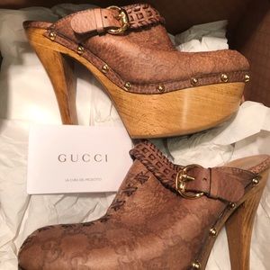 Gucci clogs size 8